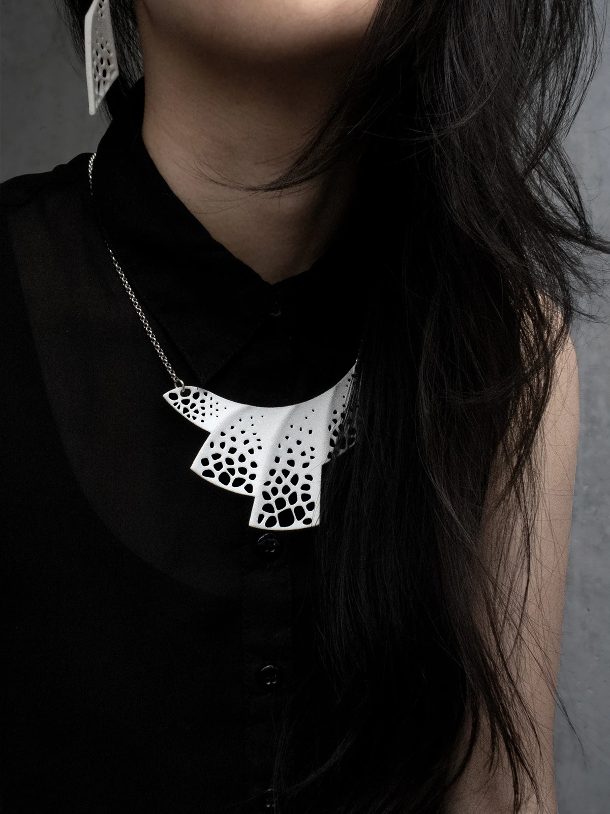Biroi White Necklace